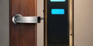 青稞智能锁客服预约系统讲解♫系统门窗锁与智能锁：哪款更胜一筹？