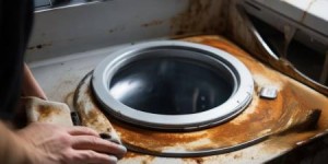 斯麦格洗衣机官方服务热线传授【洗衣机背后水池受潮怎么办？快速解决方法大揭秘】