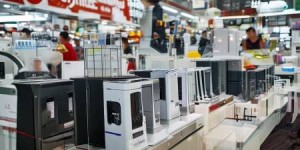 光芒油烟机400客服热线查询教导，南宁老板油烟机推荐：哪家店铺性价比更高？