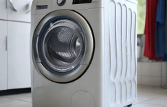 惠而浦洗衣机全国网点咨询热线阐明@洗衣机为何设计无底盖？揭秘独特设计背后的原因