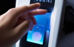 云硕智能指纹锁专业维修热线阐释（指纹锁录入教程：轻松掌握三系指纹锁操作方法）