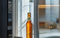 科慕冰箱全国预约服务专线传授_罐装啤酒冷藏储存技巧，冰箱保鲜更佳