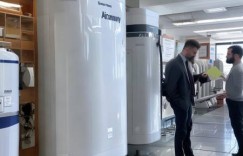 高木热水器客服快速联系方式教导$空气能热水器报价攻略：精准估算成本与价值